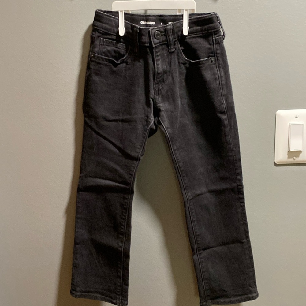 “WORN ONCE” GIRLS JEANS SIZE 7! IN GREAT CONDITION! SMOKE FREE HOME!